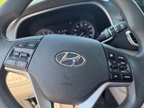 Used 2019 Hyundai Tucson SE image 17