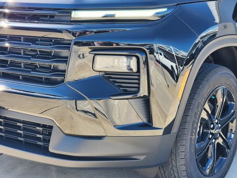 New 2027 Chevrolet Traverse LT w/ Midnight/Sport Edition FWD image 6