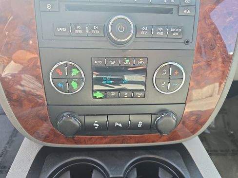 Used 2013 Chevrolet Avalanche LT w/ All-Star Edition image 23