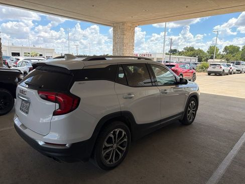 Used 2020 GMC Terrain SLT w/ Preferred Package FWD image 2