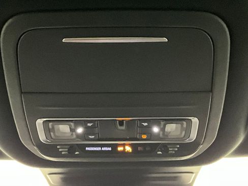 Used 2025 Lincoln Nautilus Premier w/ Jet Appearance Package AWD/4WD image 13