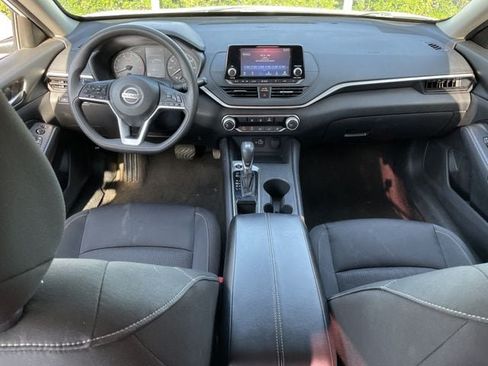Used 2022 Nissan Altima 2.5 S FWD image 9