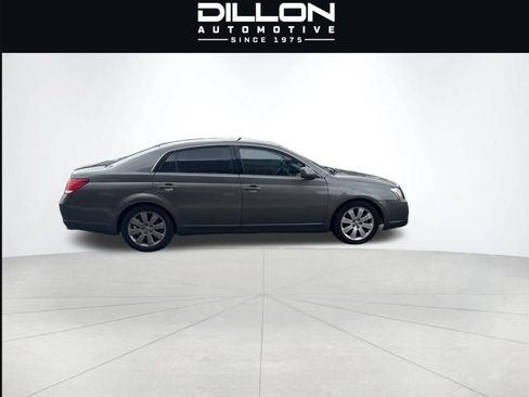 Used 2006 Toyota Avalon XLS FWD image 3