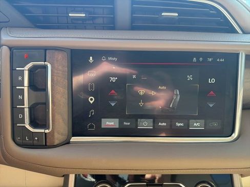 Used 2024 GMC Yukon Denali AWD/4WD image 17