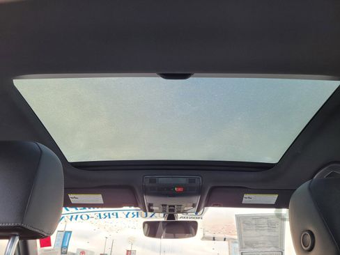 Used 2021 Volkswagen Jetta R-Line image 9