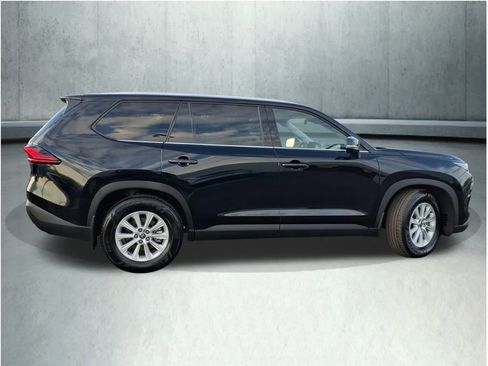 Certified 2024 Toyota Grand Highlander XLE image 30