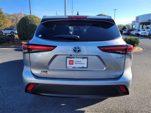 Certified 2023 Toyota Highlander LE image 8