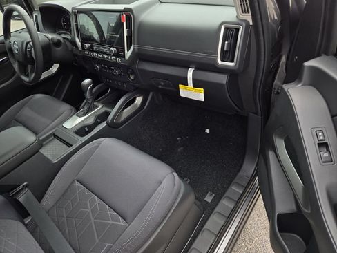 New 2026 Nissan Frontier SV w/ SV Convenience Package RWD image 8