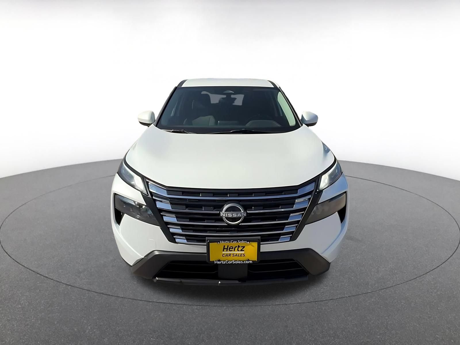 Used 2025 Nissan Rogue SV AWD/4WD image 4