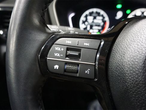 Used 2025 Honda Pilot Touring image 8