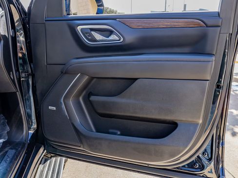 Used 2024 Chevrolet Suburban High Country image 37