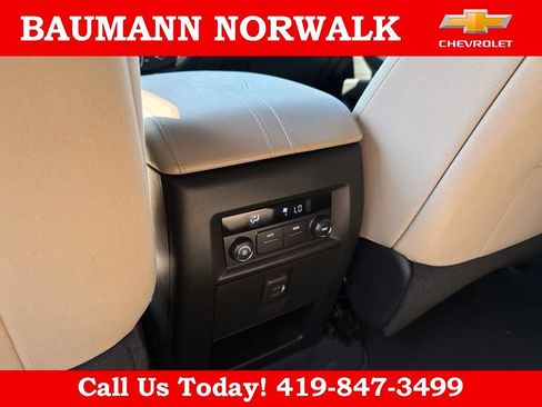 Used 2022 Chevrolet Traverse LS FWD image 44