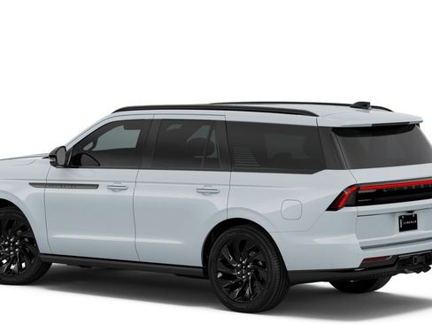 New 2026 Lincoln Navigator Reserve w/ Jet Appearance Package image 2