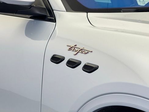 Used 2024 Maserati Grecale Trofeo image 40