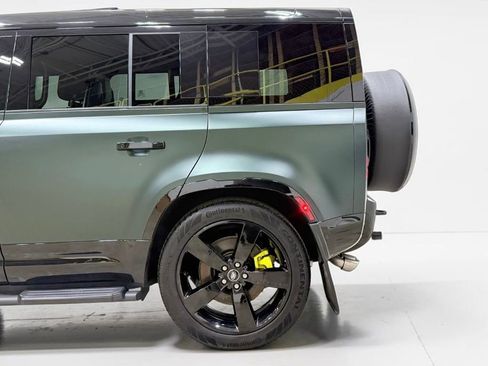 Used 2025 Land Rover Defender 110 X-Dynamic SE AWD/4WD image 7