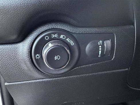 Used 2023 Dodge Durango GT image 19