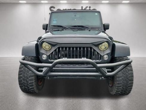 Used 2016 Jeep Wrangler Unlimited Sahara w/ Connectivity Group AWD/4WD image 9
