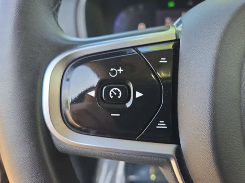 Used 2024 Volvo XC90 B5 Core w/ Protection Package Premier image 14