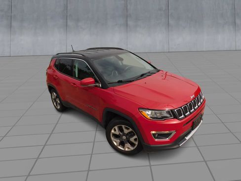 Used 2018 Jeep Compass Limited w/ Navigation Group AWD/4WD image 2