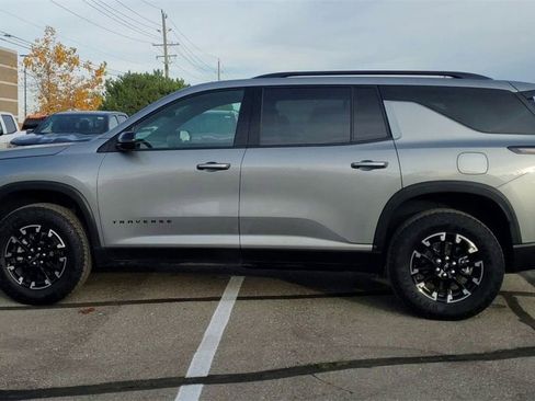 Used 2025 Chevrolet Traverse Z71 w/ Driver Confidence Package image 5