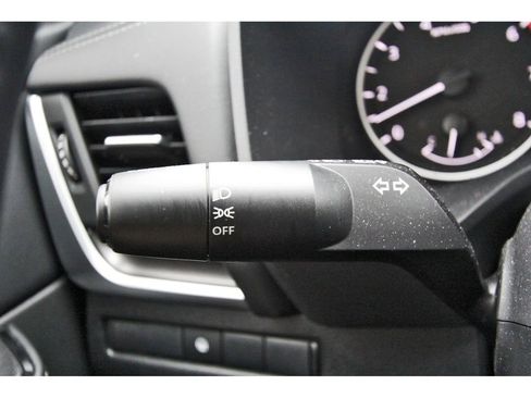 Used 2026 Nissan Rogue SV w/ SV Premium Package FWD image 11