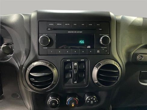 Used 2018 Jeep Wrangler Unlimited Sport S AWD/4WD image 11