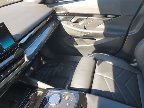 Used 2025 BMW 530i image 26