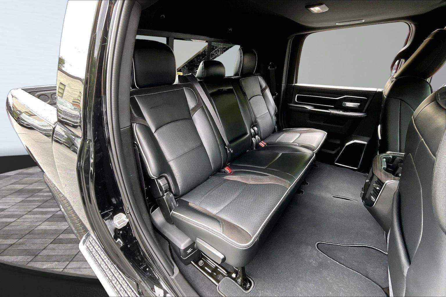 New 2026 RAM 2500 Laramie AWD/4WD image 10