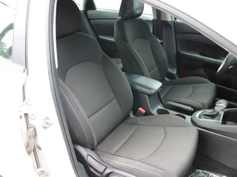Used 2021 Kia Forte LXS FWD image 17