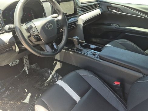 Certified 2025 Toyota Camry SE w/ Convenience Package AWD/4WD image 9