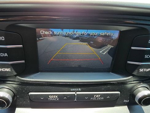 Used 2017 Kia Sorento FWD image 33