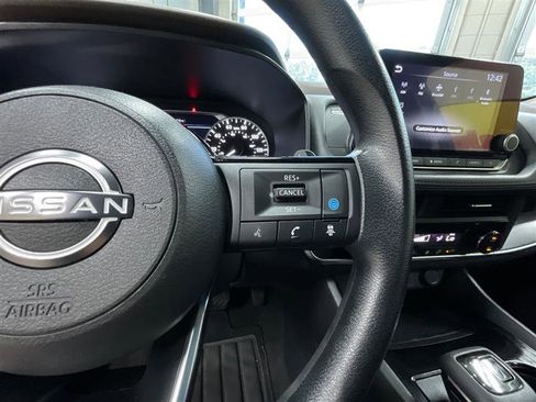 Used 2023 Nissan Rogue SV AWD/4WD image 20