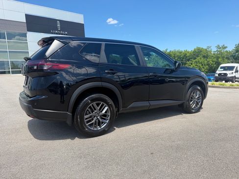 Used 2024 Nissan Rogue S AWD/4WD image 16