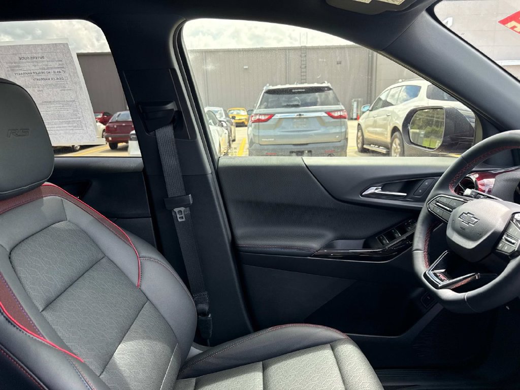 Used 2026 Chevrolet Equinox RS FWD image 13