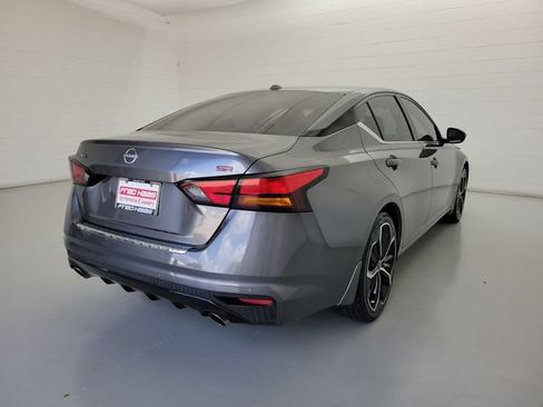 Used 2023 Nissan Altima 2.5 SR FWD image 5