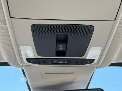 Used 2025 Honda CR-V EX-L image 29