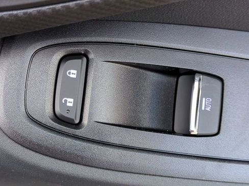 New 2025 Subaru Crosstrek 2.5i Limited w/ Popular Package #3A image 37