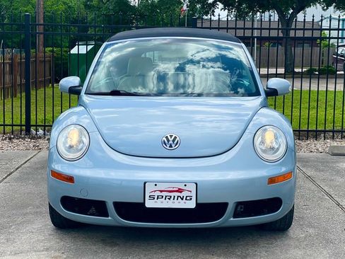 Used 2010 Volkswagen Beetle Convertible image 11