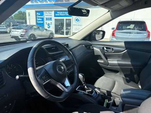 Used 2018 Nissan Rogue SV w/ Premium Package AWD/4WD image 7