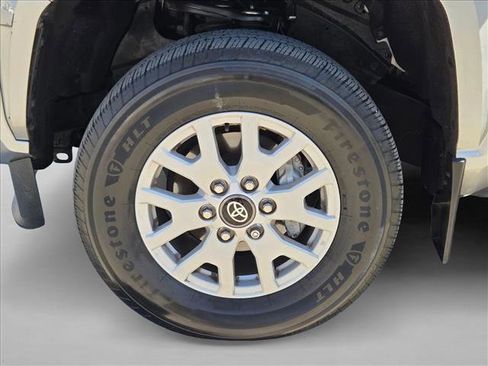 Certified 2024 Toyota Tacoma SR5 AWD/4WD image 22