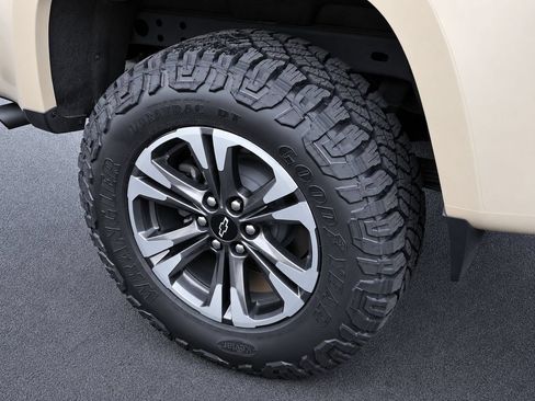 Used 2022 Chevrolet Colorado Z71 AWD/4WD image 13