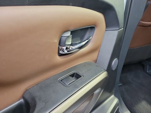 Certified 2024 Nissan Titan Platinum Reserve w/ Moonroof Package image 13