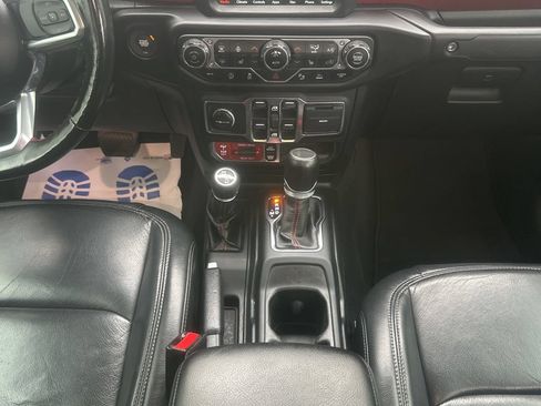 Used 2021 Jeep Gladiator Rubicon AWD/4WD image 17