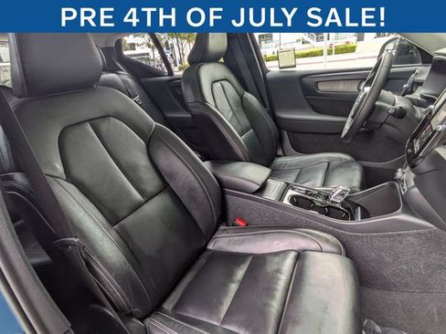 Certified 2023 Volvo XC40 B5 Plus w/ Protection Package Premier AWD/4WD image 29
