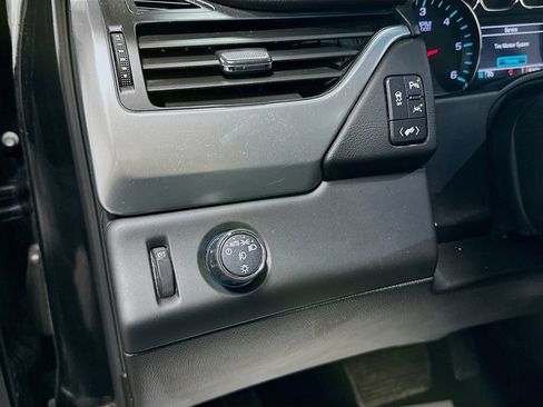 Used 2020 Chevrolet Tahoe Premier RWD image 12