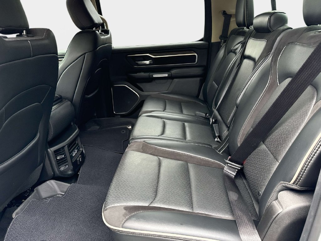 Used 2019 RAM 1500 Laramie AWD/4WD image 15