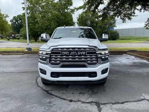 Used 2025 RAM 2500 Limited AWD/4WD image 2