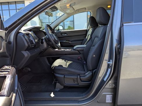Used 2022 Nissan Pathfinder S AWD/4WD image 12