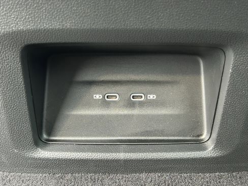 Used 2024 Volkswagen Atlas Cross Sport SE AWD/4WD image 19