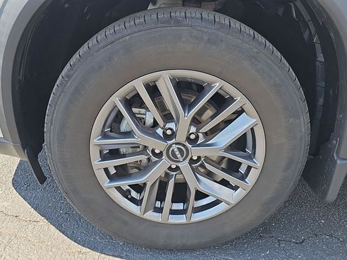 Used 2023 Nissan Rogue S AWD/4WD image 10